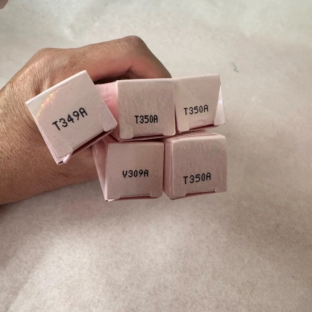Jeffree Star Lipgloss with Charm Glam‎ Eyeshadow Palette